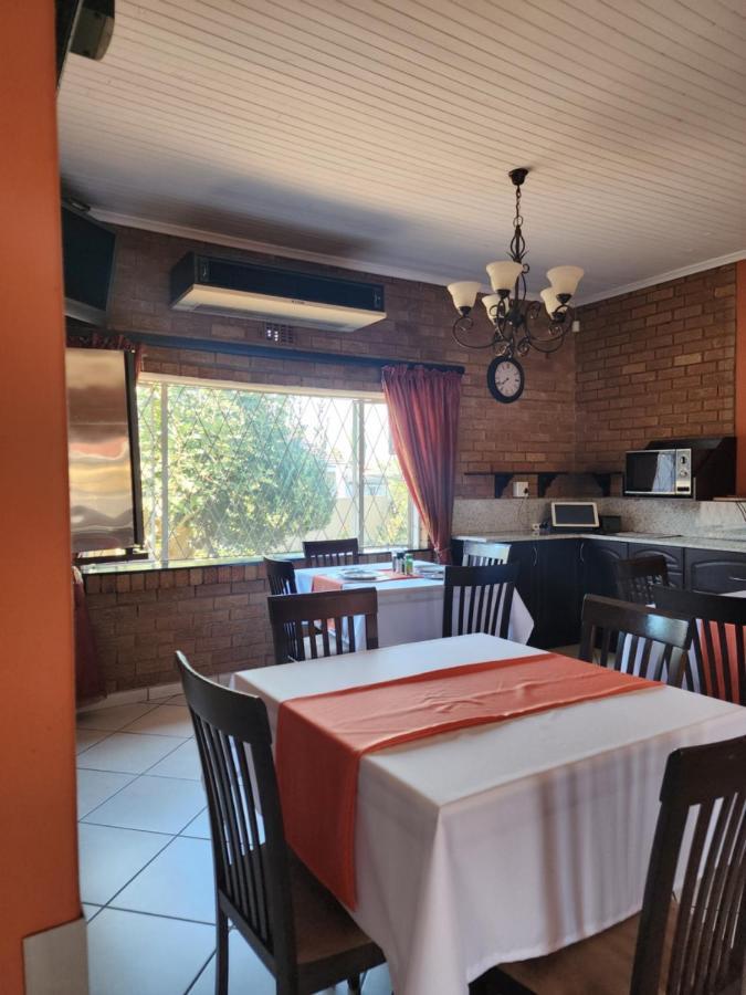 Southy Inn By The Lake Benoni Exterior photo