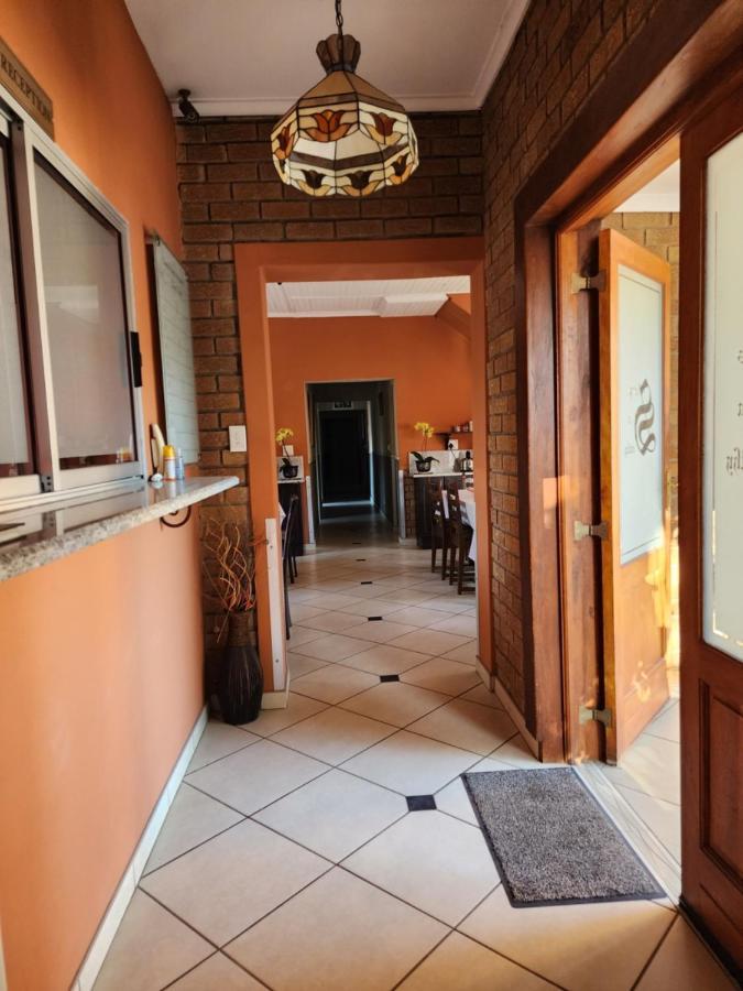 Southy Inn By The Lake Benoni Exterior photo